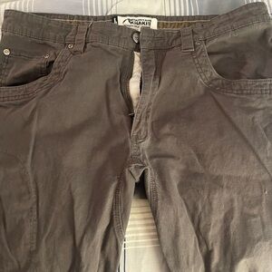 Mens Mountain Khaki Pants